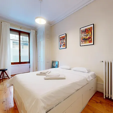 Magnificent Two Bedroom Apartment In A Luxury Building Geneva Exterior photo