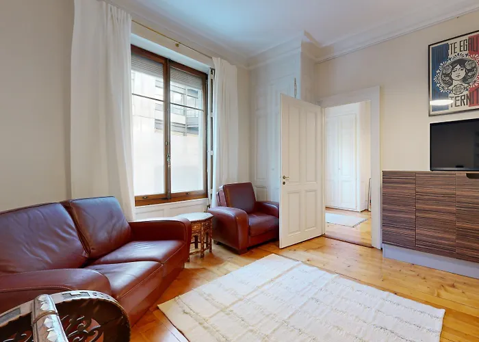 Magnificent Two Bedroom Apartment In A Luxury Building