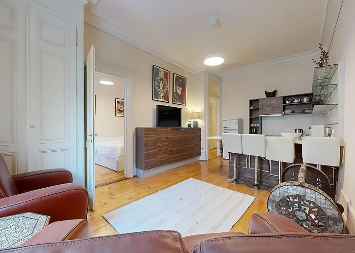 Magnificent Two Bedroom Apartment In A Luxury Building