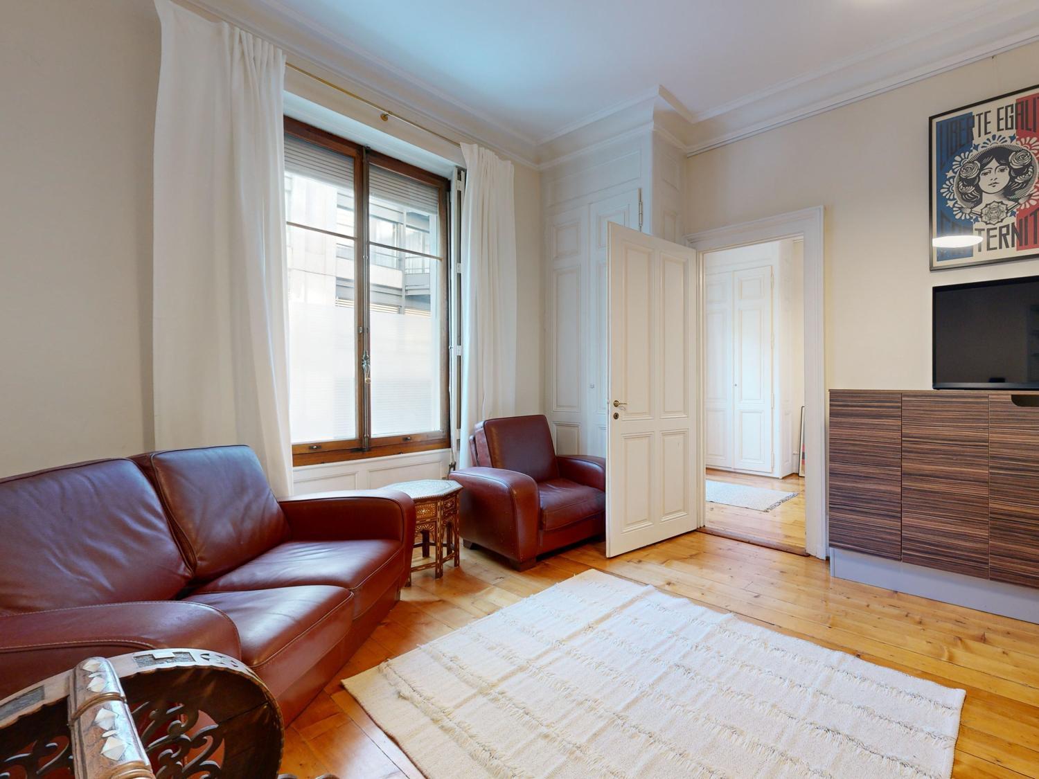 Apartment Magnificent Two Bedroom In A Luxury Building